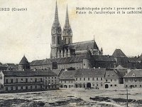Pogled na Katedralu iz Vlaške ulice 1902. godine  Godine 1904. na praznom zemljištu (omeđenom Kurelčevom, Vlaškom, Palmotićevom i Jurišićevom ulicom) izgrađen je stambeni kompleks i nova zgrada Pošte s pročeljem u Jurišićevoj ulici.